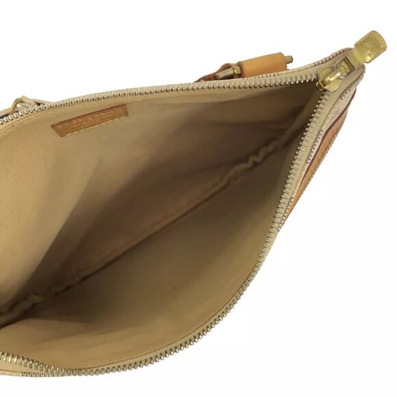 Louis Vuitton Checkered Shoulder Bag in Cream and Brown - Picture 6 of 12